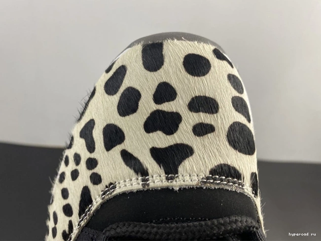 AR0715-010 INSTINCT 11 JORDAN ANIMAL AIR 1203